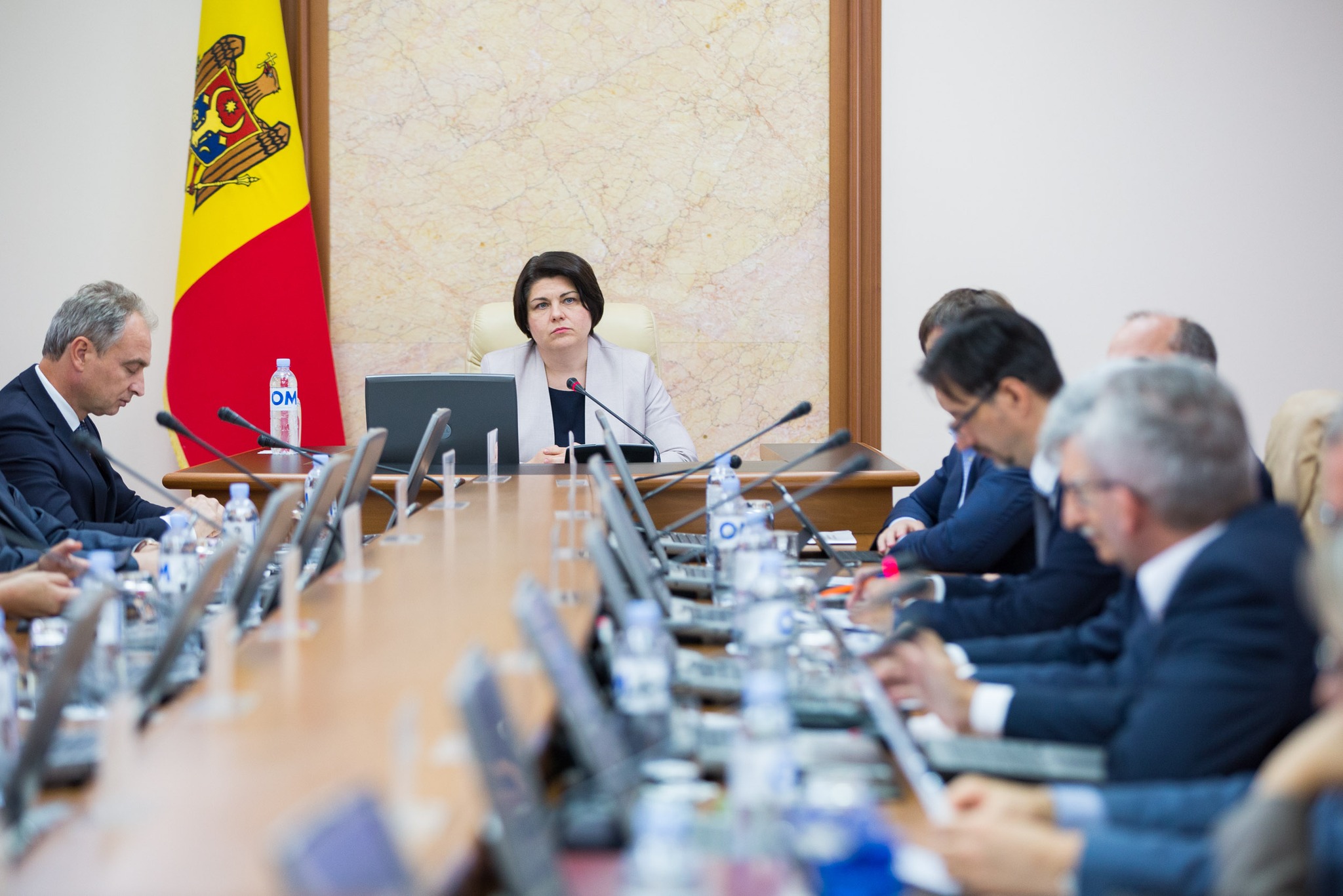 Guvernul a aprobat Programul Programul de atragere a remitenţelor în economie „PARE 1+2”