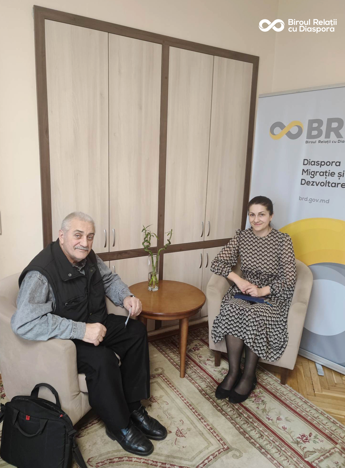 Regizorul de teatrul Victor Ignat a vizitat Biroul relații cu diaspora 